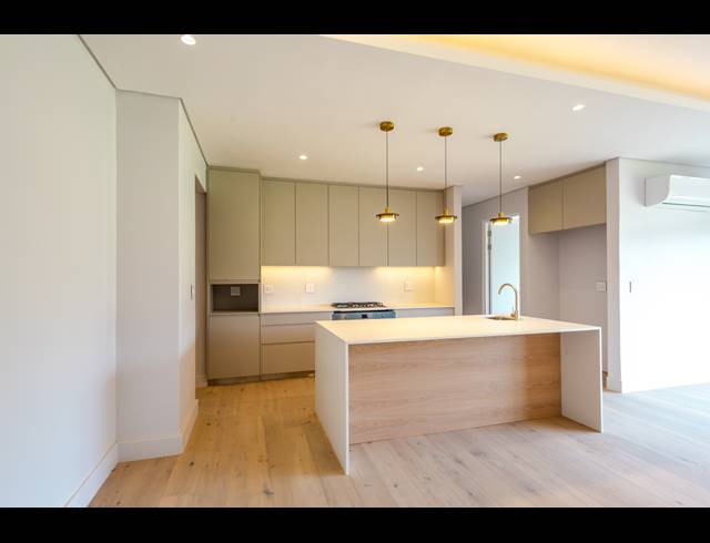 3 BEDROOM APARTMENT SOLD IN ORANJEZICHT